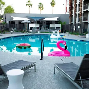 Moxy Phoenix Tempe/asu Area Hotel